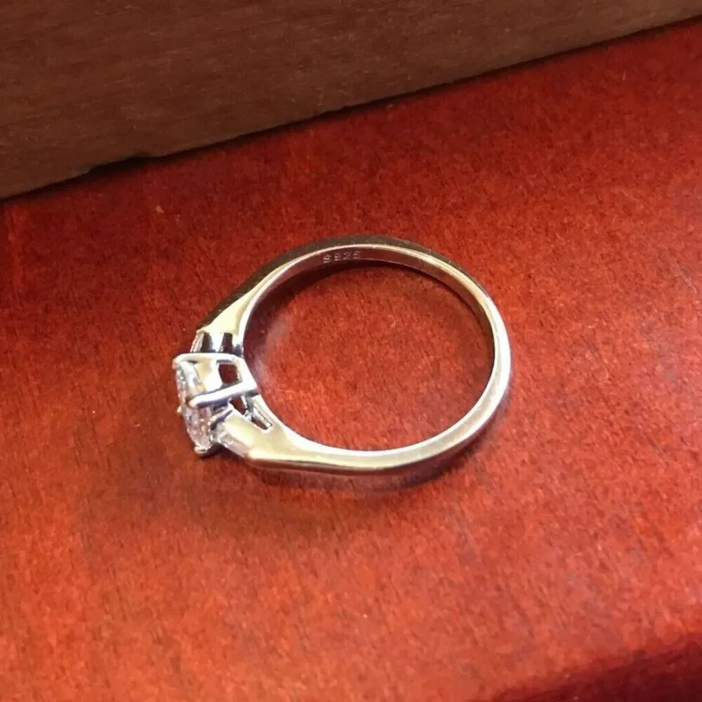 Sterling Silver Ring 18K White Gold Plated Cubic Zirconia Baguette Size 6.25 925
